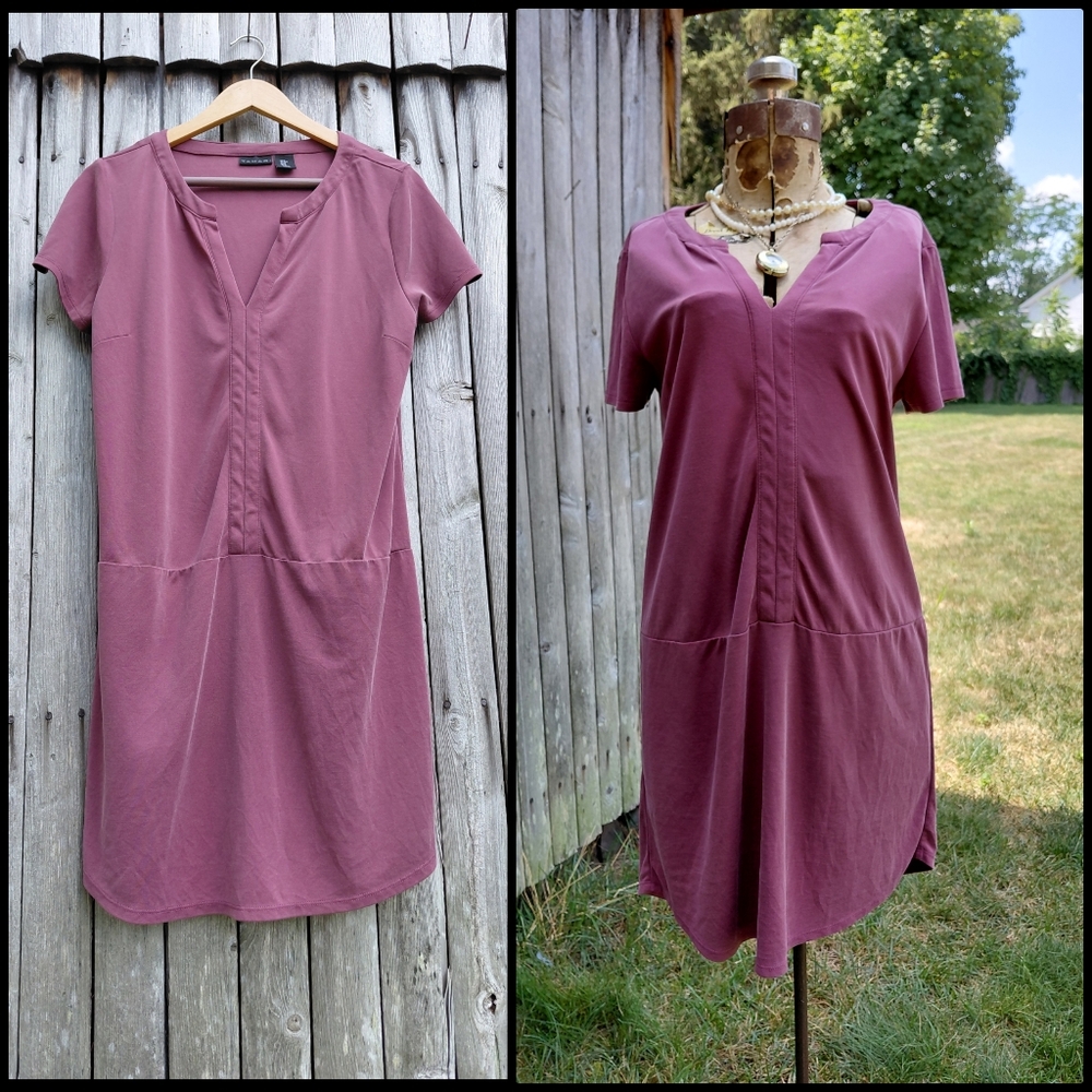 Tahari soft dark rose pink shirt dress with V neck Womens size M